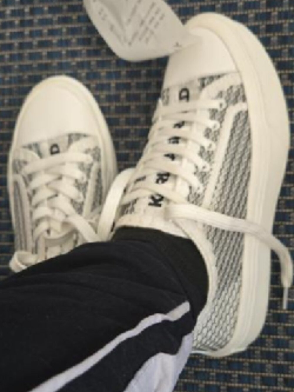 EUC KARL LAGERFELD PARIS Giddeon Lace-Up Platform Sashay Sneaker (7.5) KICKS